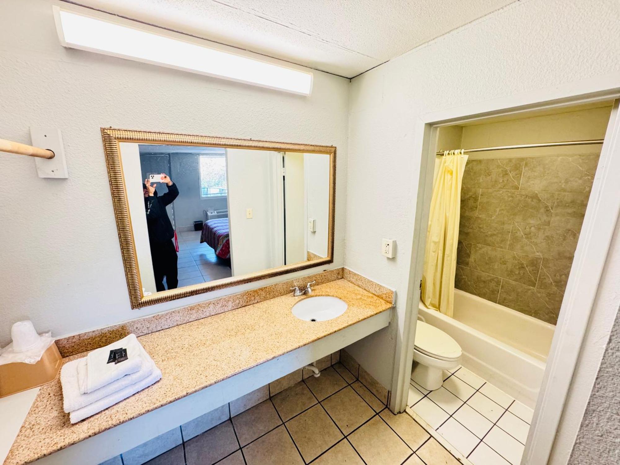 Cumberland Inn Near Downtown - Nashville, Tn Bagian luar foto